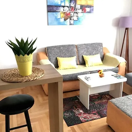 Regina's Luxury Apartment *